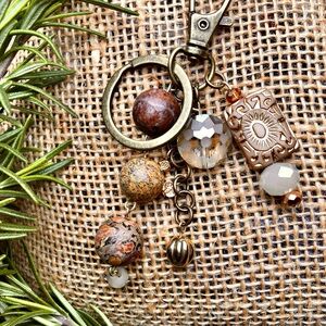 Natural Stone Cluster Swivel Keychain Accessory